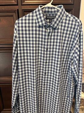 Mizzen+Main Navy and Light Blue Gingham Performance Dress Shirt